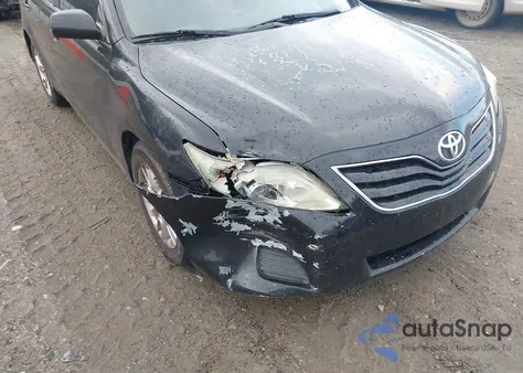 2010 Toyota Camry z USA, uszkodzony, nr VIN 4T1BF3EK2AU516076